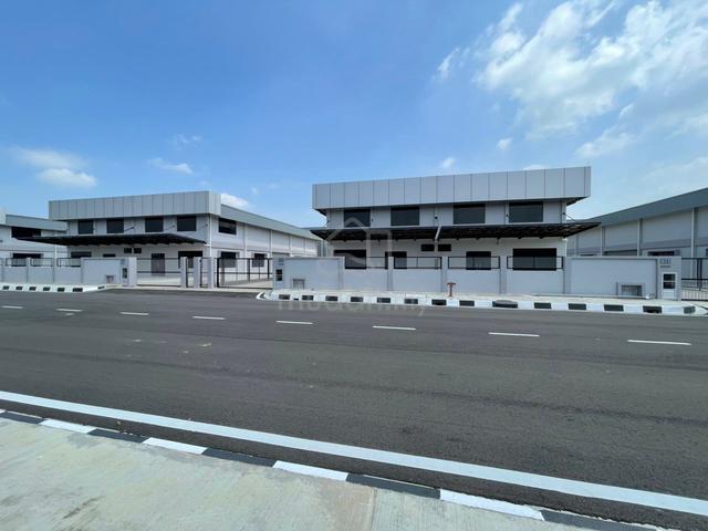 1.5 Storrey Industrial New Factory With 200 Amp Valdor For Rent 1