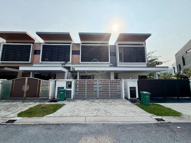 Renovated, 2.5 Storey Terrace IRIS Taman TTDI Grove, Kajang . 1