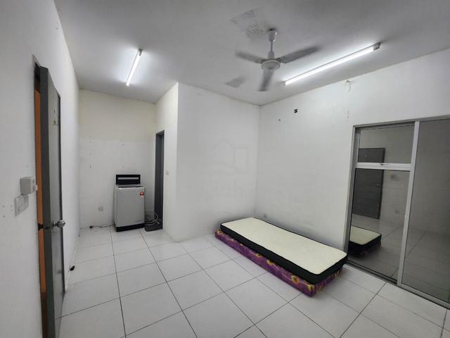 Upper Unit Townhouse @ Puncak Alam 1