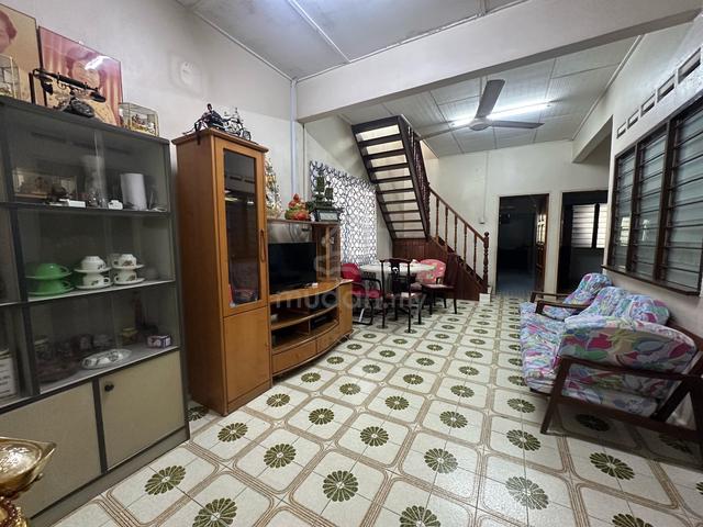 End Lot Single Storey Terrace with Attic Floor Taman Ayer Keroh Height 1
