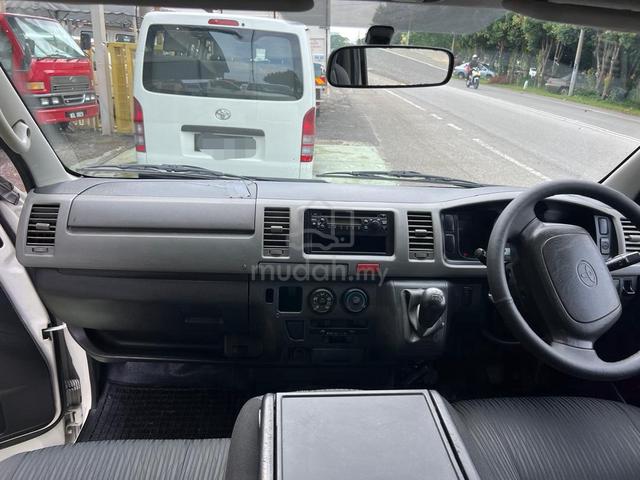2011 Toyota HIACE 2.5 Diesel (M) window van - 4