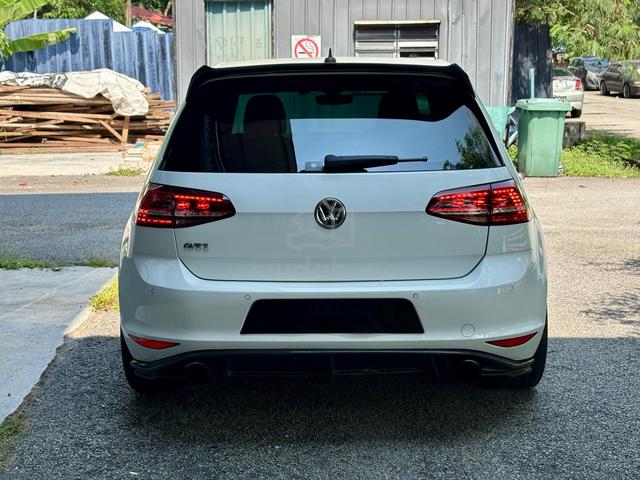 2017 Volkswagen GOLF 2.0 GTi (A) - 5