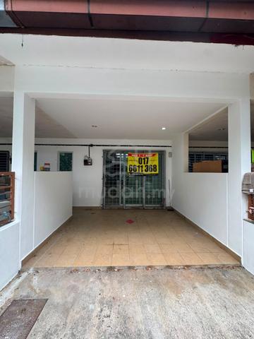 [20x90] Town House @ Zenith Residence , Bukit Serdang ,Ground Floor . 1