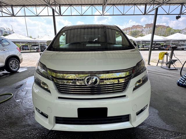 JUST SERVICED GOLDEN EY 2012 Toyota VELLFIRE 2.4 X - 4
