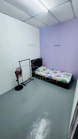 Partially Furnished Johor Skudai Room For Rent 1