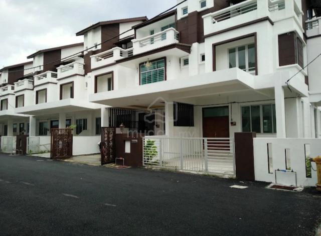 Vila Seri Setia 3 storey terrace (Gated & Guarded) ) 1