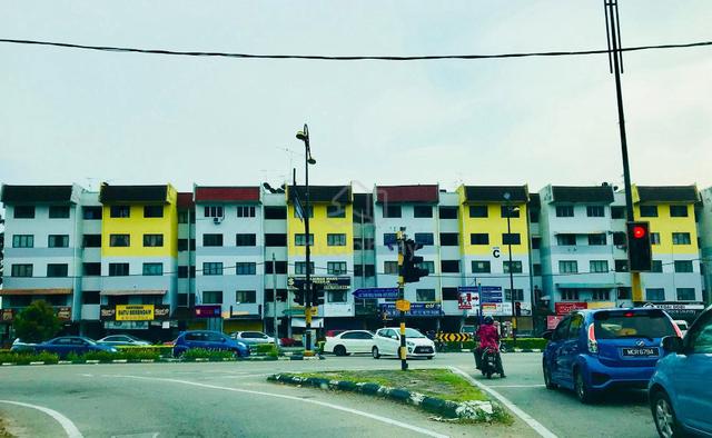 Rumah Pangsa Batu Berendam 1