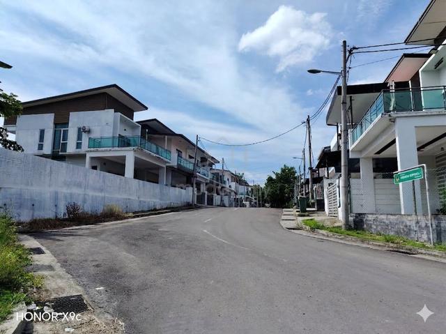 Terrace House For Rent / Corner Lot / Double Storey / KK / Menggatal 1