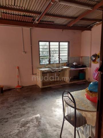 Double Storey Terrace House @ Taman Bukit Kempas, Full Loan Unit 4
