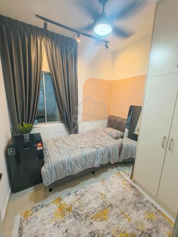 Fully Furnished Comfort Just 10 Minutes from MRT Taman Connaught! 1