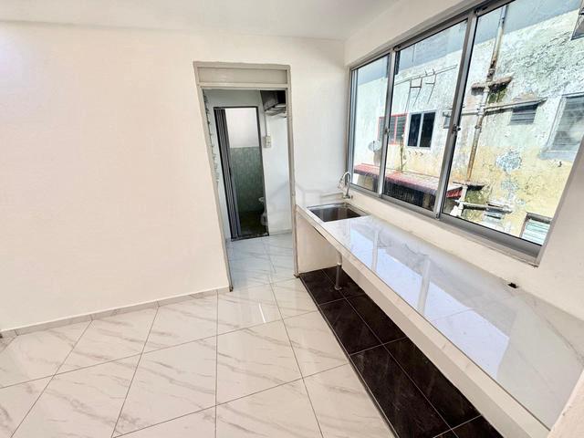 Flat Taman Ungku Tun Aminah 1