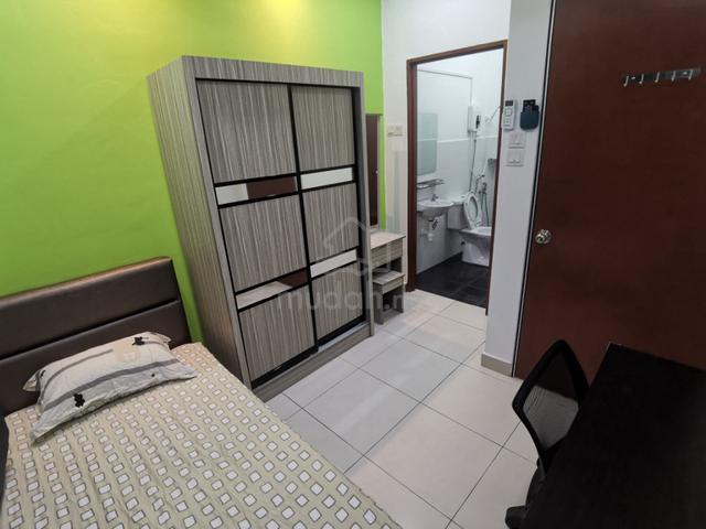 Taman Scientex Senai Single Room with Private Bathroom 1