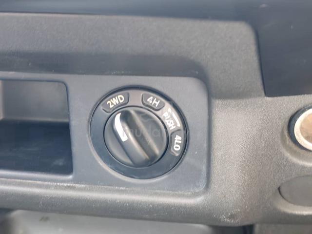 2013 Nissan NAVARA 2.5 LE (A) - 5