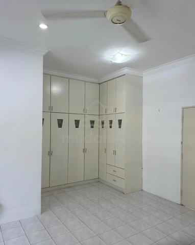 Double storey terrace house unfurnished 3