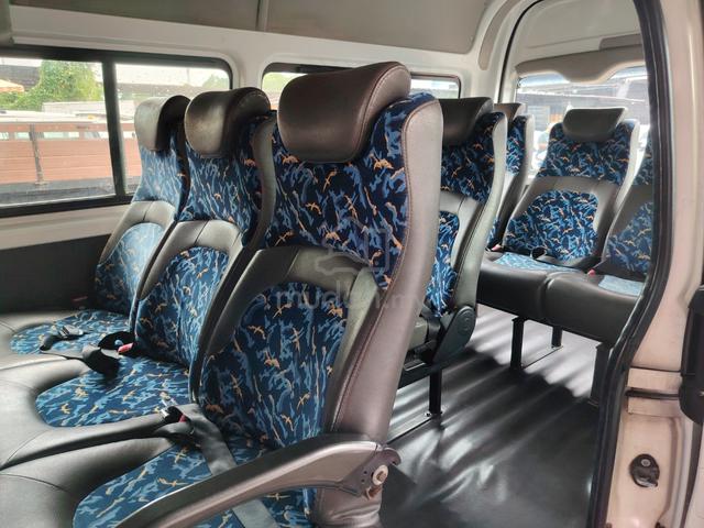 2011 Toyota HIACE 2.5 High Roof FACELIFT (M) - 4