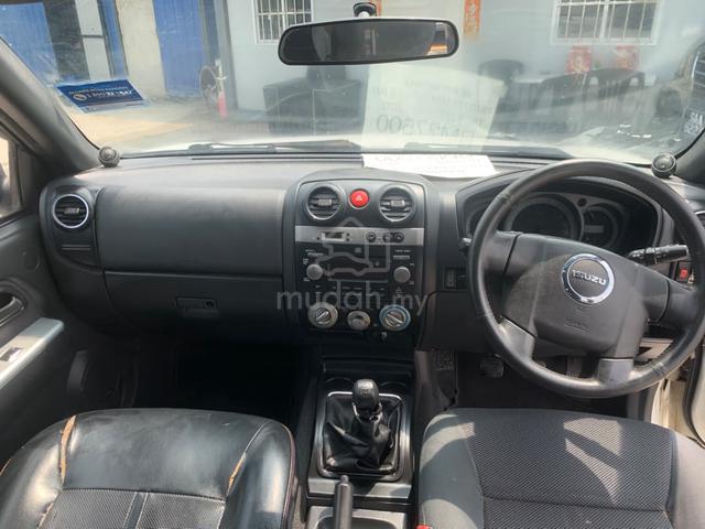 2012 Isuzu D-MAX 2.5 DDI ITEQ 4X4 (PREMIUM) - 4