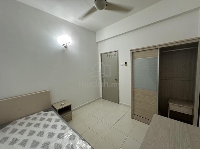 bayan lepas middle aircon room Golden Triangle 1 condo 1