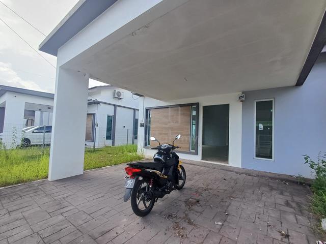 For Rent Westfield Yarra Park 1