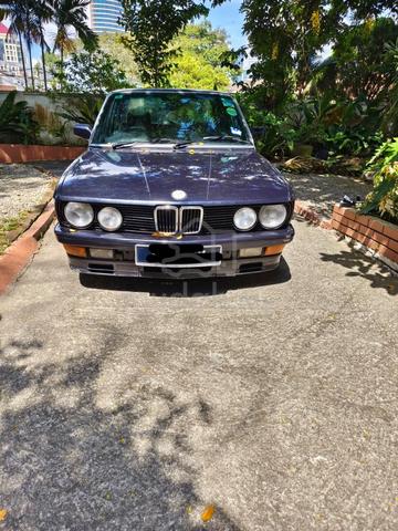 BMW E28 ; 5 SERIES 525i Classic ; Auto - 4