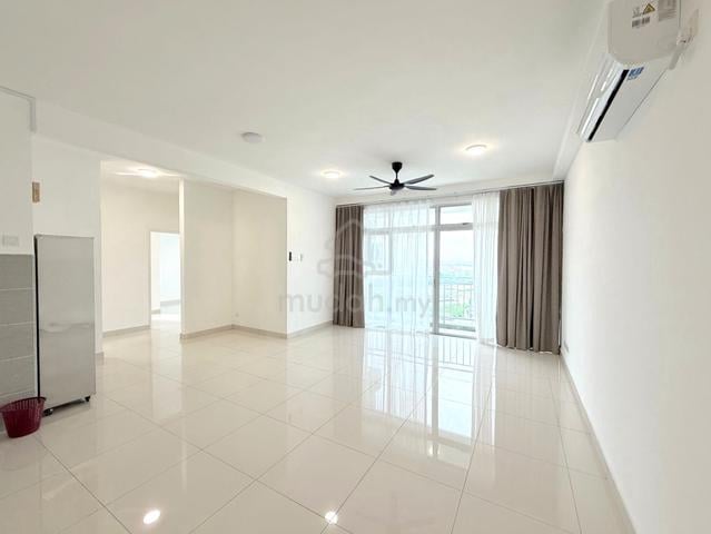 D'Lagoon Luxury Development By The Lake 1