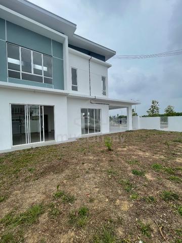 corner lot,freehold,double storey,ready unit,near klia,sepang,highway 1