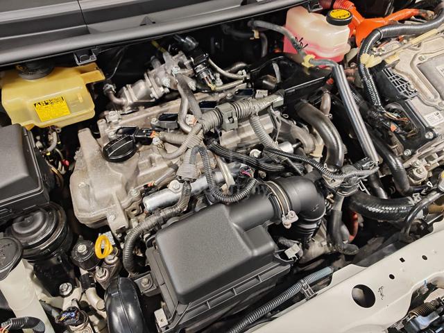 2013ToyotaPriusC Hybrid 1.5 (A)LoanKedaiMukaRendah - 3