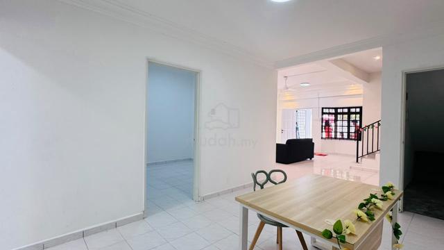 Taman Daya @ Jalan Rumbia @ Fully Furnished @ Newly Renovated @ Unbloc 1