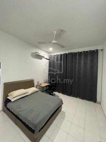 Aircond Master bedroom for Male at Indera Mahkota 1