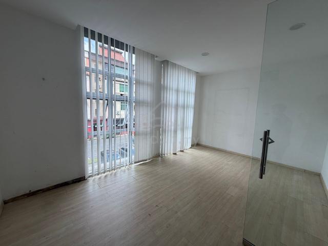 FIRST FLOOR SHOPLOT FOR RENT At STUTONG NEAR ONE TJ KUCHING SARAWAK 1