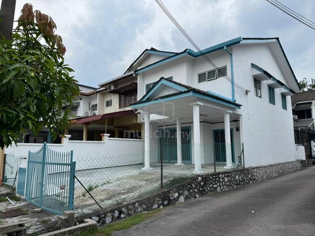 Jalan Helang, Puchong Jaya, Rare unit, Nlot, 4room 3bath well kept 1