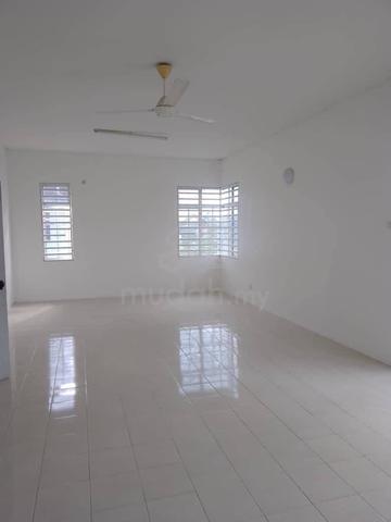 Banglow Cantik Tanah Luas Untuk Disewa di Parit Buntar 3