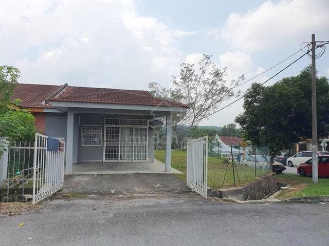 Corner single storey terrace taman arowana impian seremban 2 1