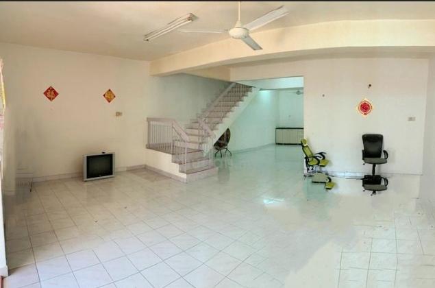 2 sty house Good environment n well keep Chinese homeowners 1