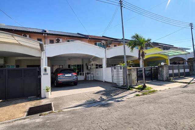 Taman Fajar Kolombong. 2 Storey House. Well Maintained. 1