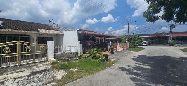 Single Storey Terrace House For Sale – Taman Kaya 1
