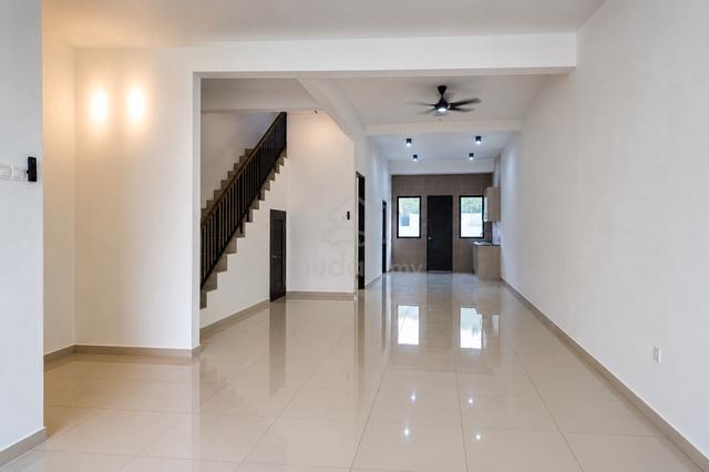 3 Storey Terrace House Brand New Partly Furnished 5R5B Near Mosque 1