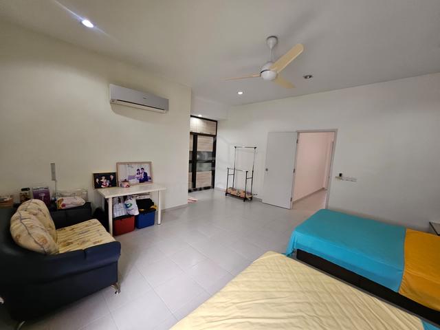 3-storey terrace house at Setia Pearl Island, Bayan Lepas 1