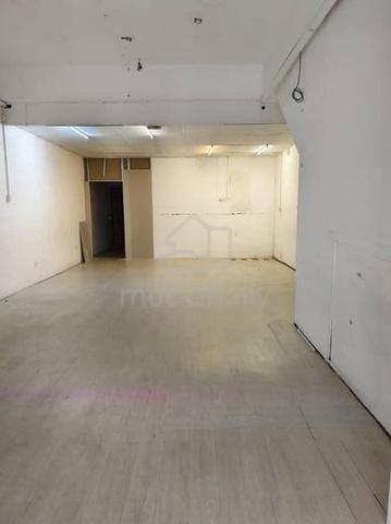 Ground floor shop bayan point bukit jambul 900sf rare nice for rent 1