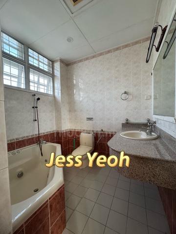 Bungalow Master Room for Rent Greenlane Jelutong near GH Hospital 4