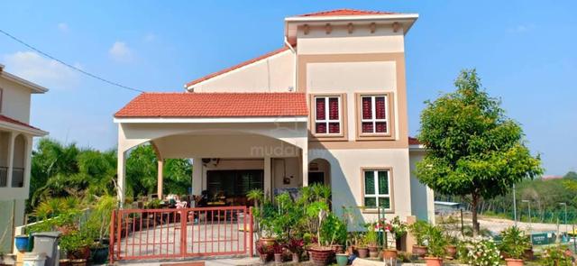 Terrace House Salak Taman Salak Maju 1