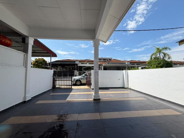 NEWLY REPAINTED|1-Storey Terrace at Tanjung Minyak Melaka FOR SALE 1