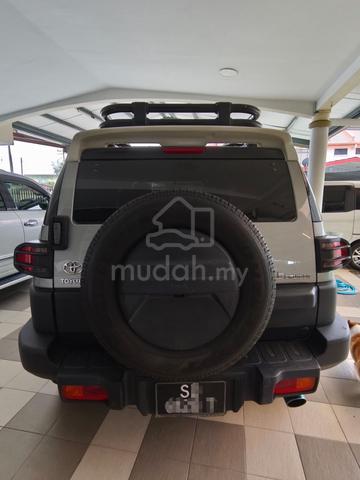 2011 Toyota FJ 4.0 CRUISER (A) - 4