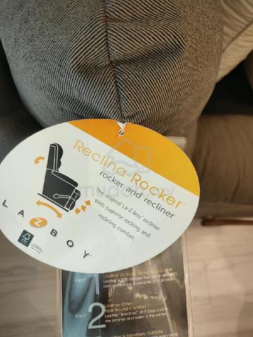 La-Z-Boy Reclina-Rocker Rocker Recliner Armchair - photo 4 of 4