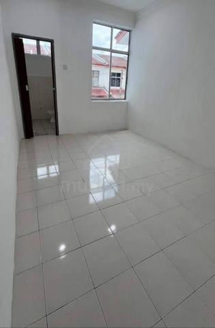 Taman Batik rumah disewa 1