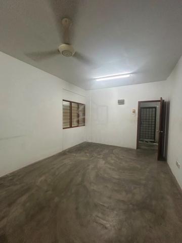 Puchong Utama Court 1 1