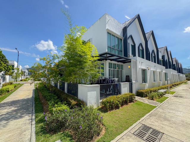Renovate - End Lot Garden Homes Ebonylane 2