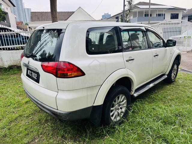 Mitsubishi PAJERO SPORT 2.5 4x4 4WD - 4
