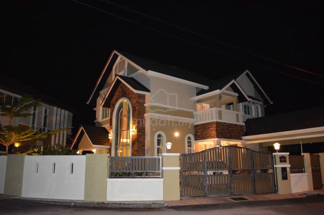 BUNGALOW 2sty @ Lengkok Merbah Sungai Ara Nice Unit 1
