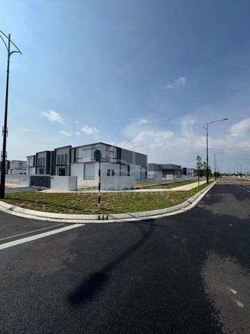 Eco Business Park 1 — Semi-D Factory For Rent 1