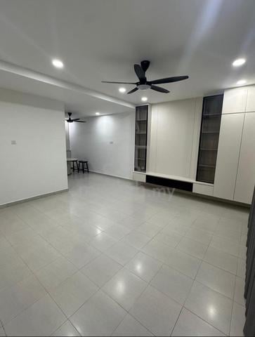 LA Garden @ Mount Austin 2 Storey Terrace House For Sale 1